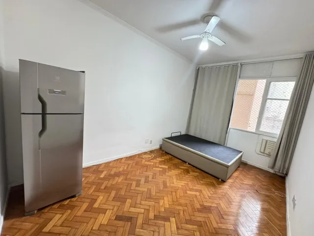 Unfurnished studio with 1 bedroom and 1 bathroom — photo 12