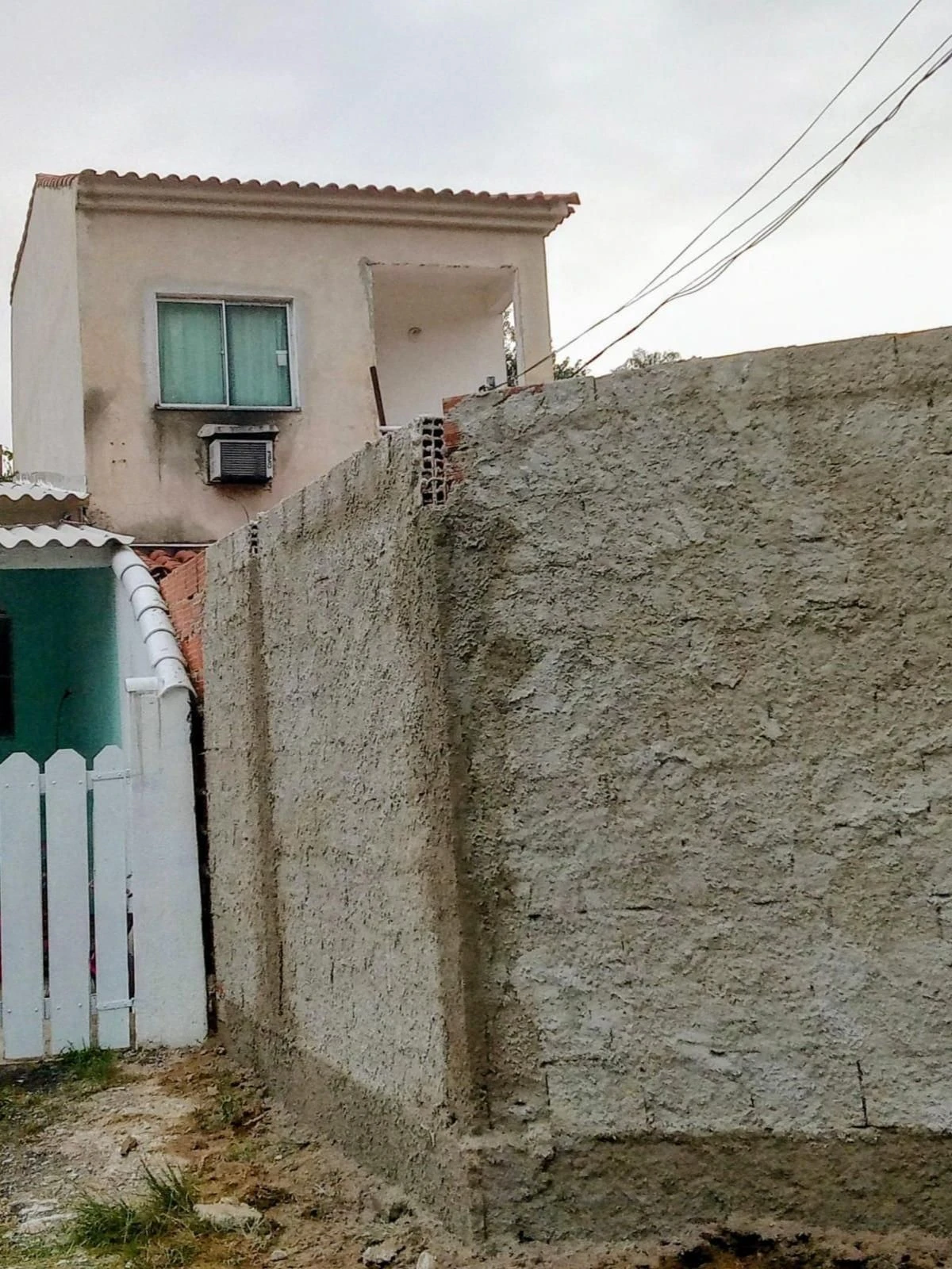 Rental house with 2 bedrooms, balcony, pets allowed