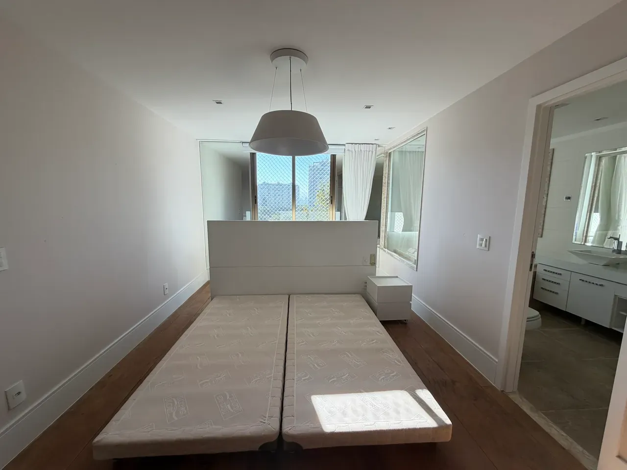 Furnished 3-bedroom apartment with open-plan kitchen — photo 27