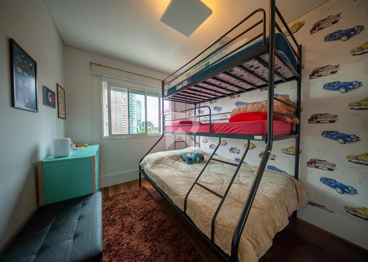 Балкон з грилем та 4 спальні: квартира 186 м² — photo 22