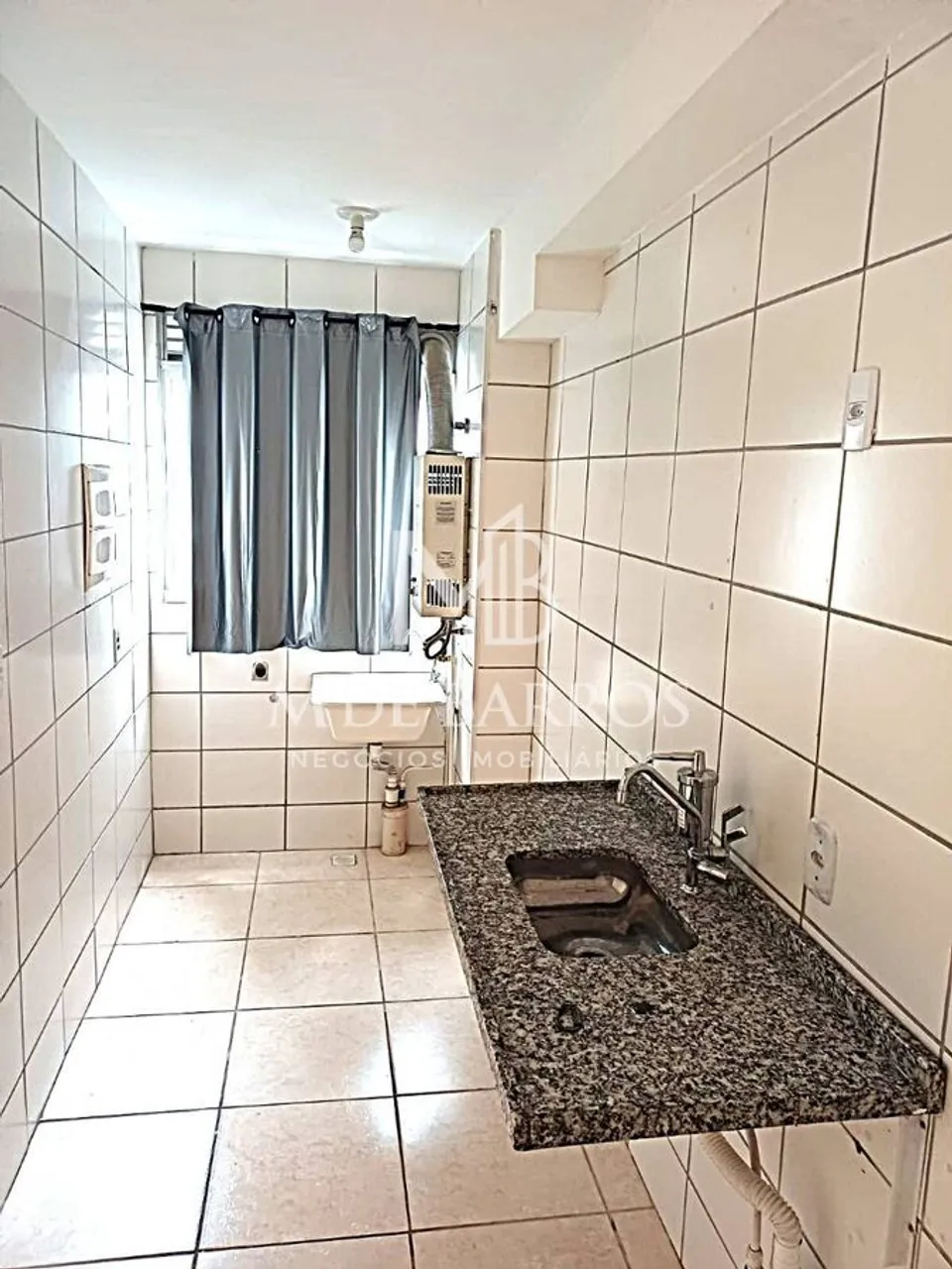 Apartamento sem mobília com 1 quarto e cozinha separada — photo 2