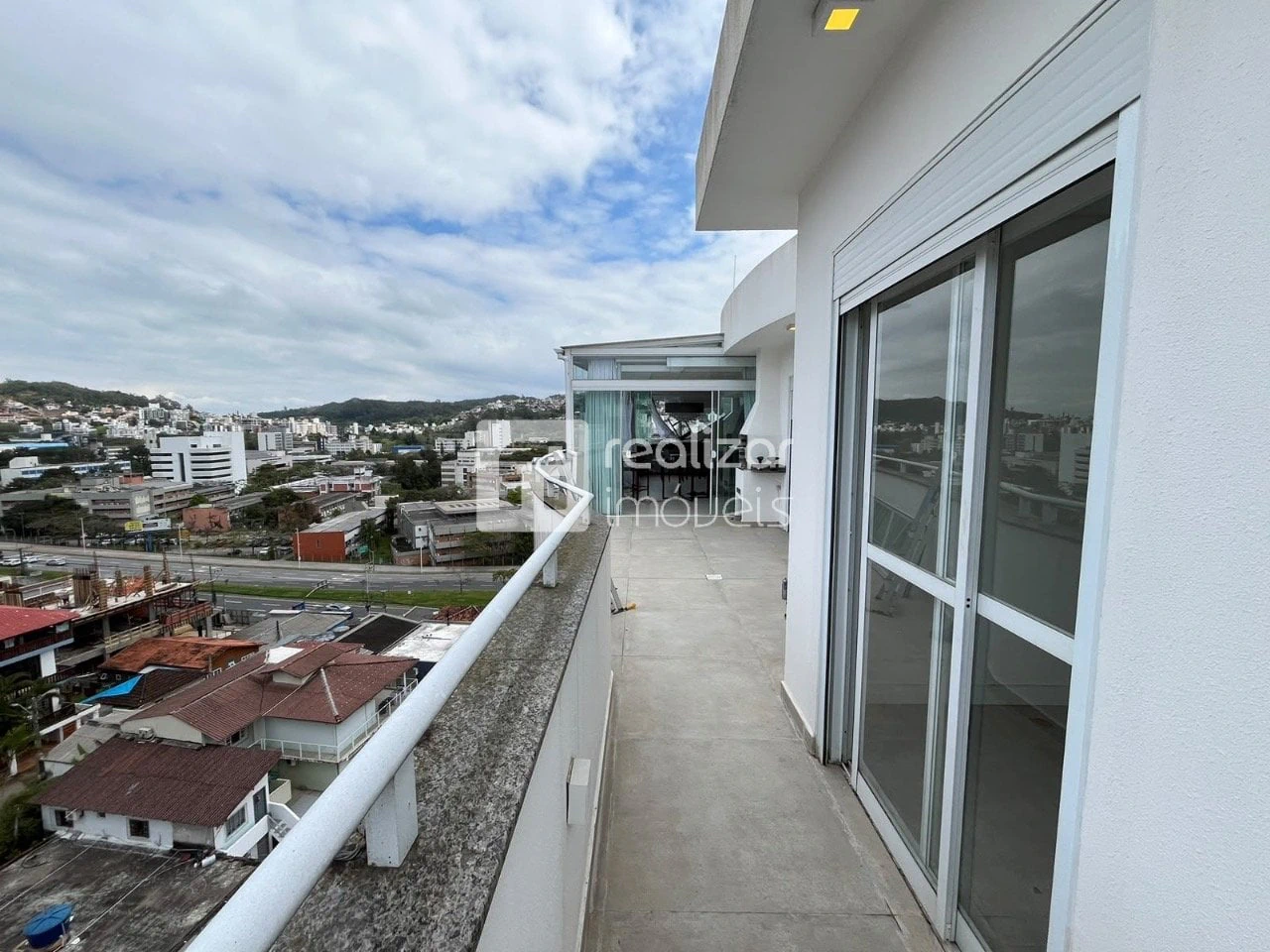 3-bedroom apartment with floor-to-ceiling windows