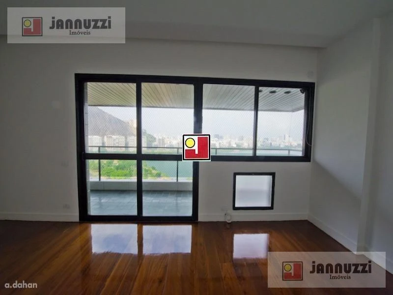 Water view in a 4-bedroom apartment, 319 m² — photo 19