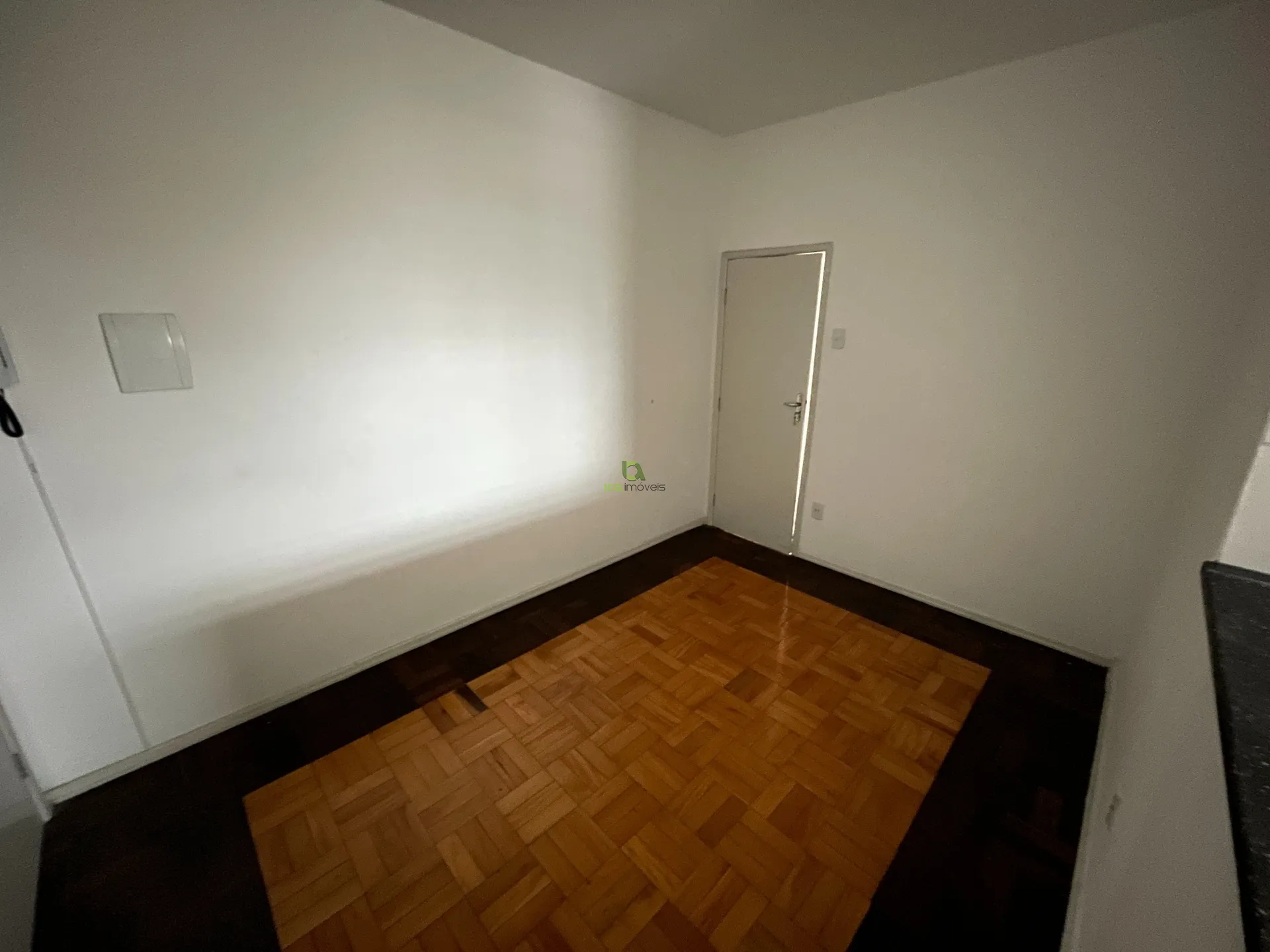 Apartamento de 2 quartos com 70 m² e piso de madeira — photo 6