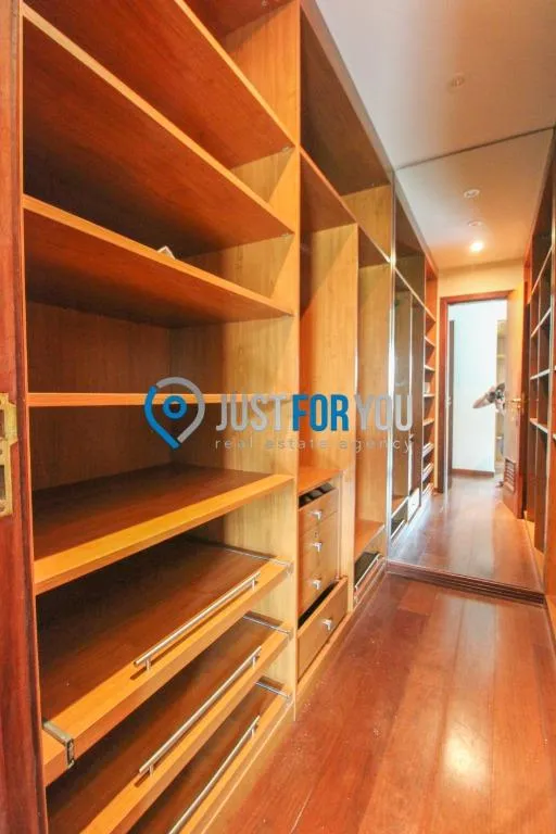 Ванна та 4 спальні: будинок 350 м² — photo 5