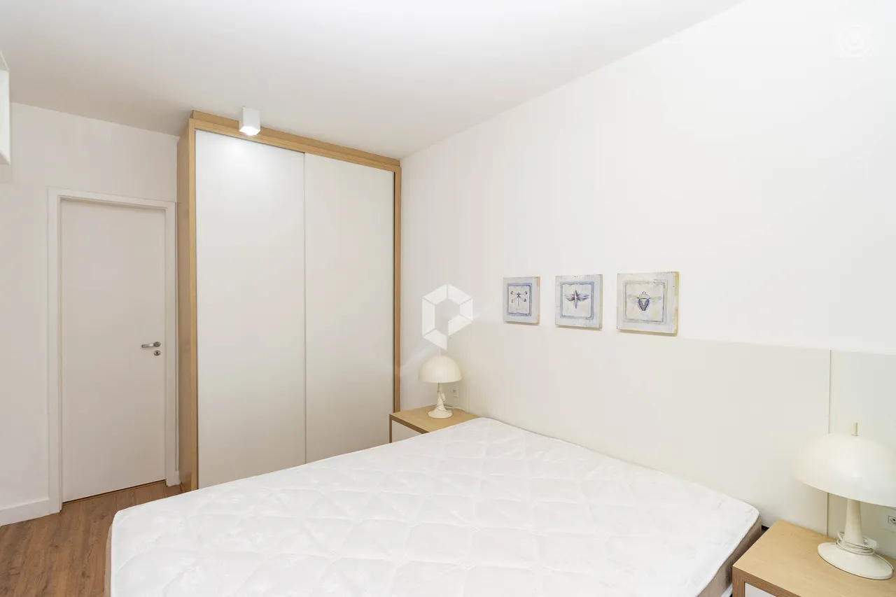 Furnished 2-bedroom apartment with balcony — photo 4