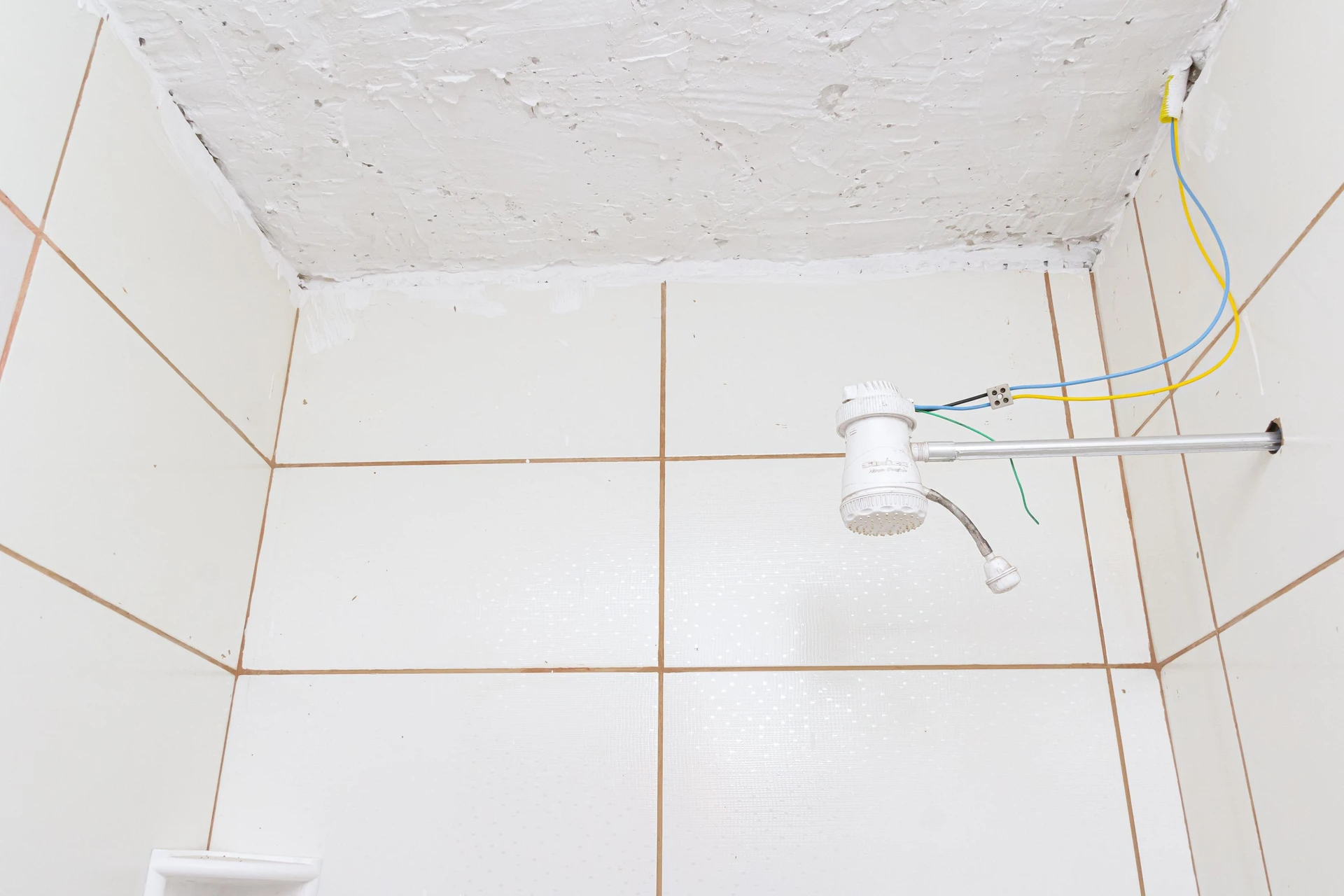 Unfurnished studio rental with private garden and 1 suite — photo 45