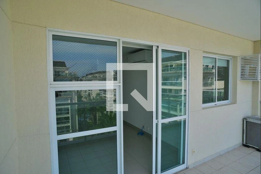 3-bedroom apartment in a building with a gym — photo 15