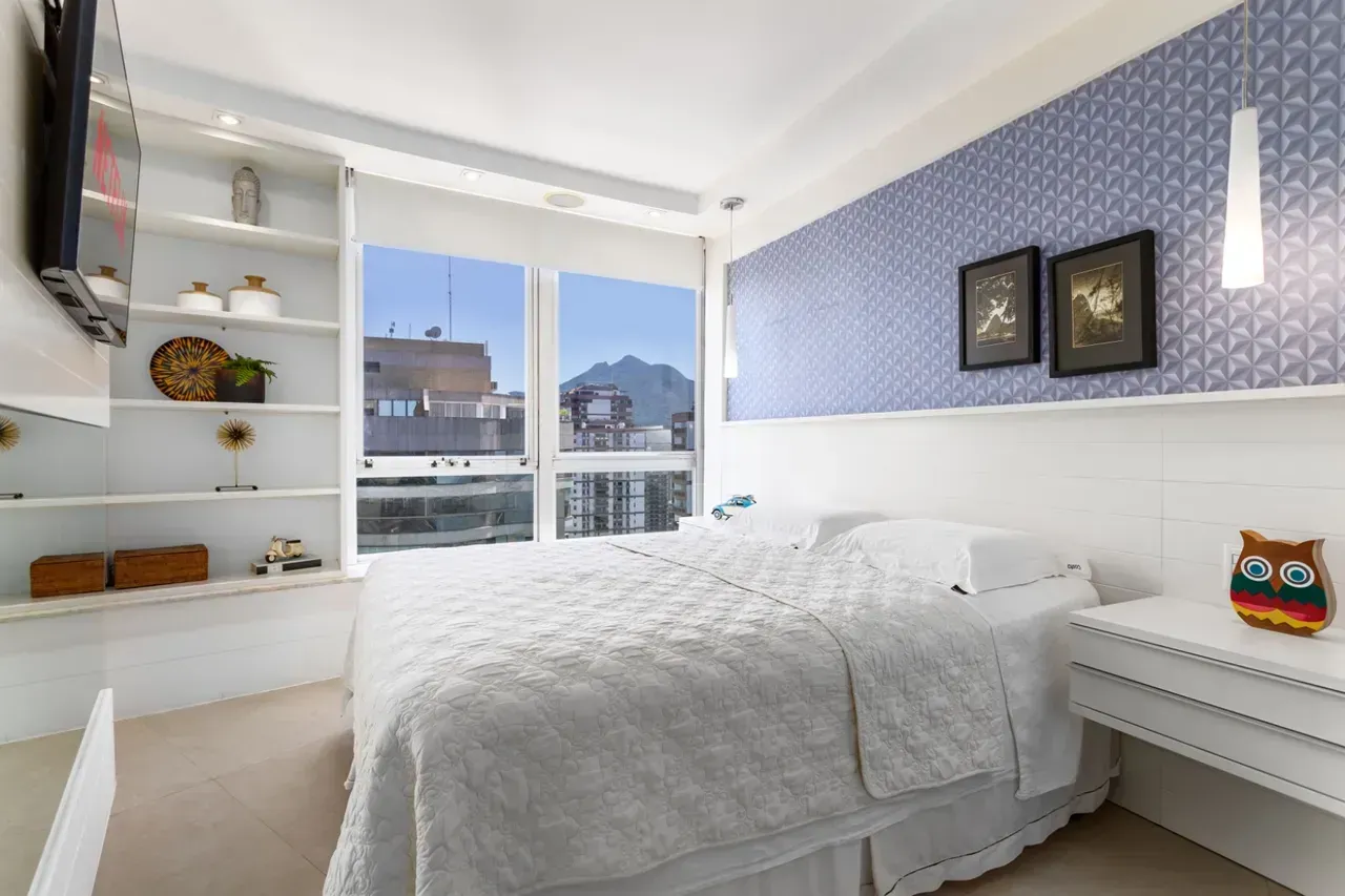 Furnished apartment with 2 bedrooms and water views — photo 24