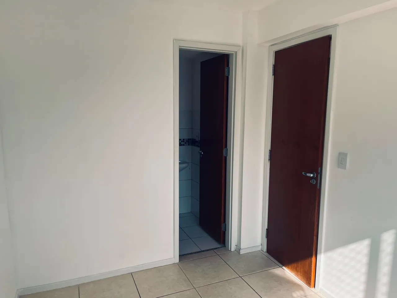 Unfurnished 2-bedroom apartment with 2 bathrooms — photo 13