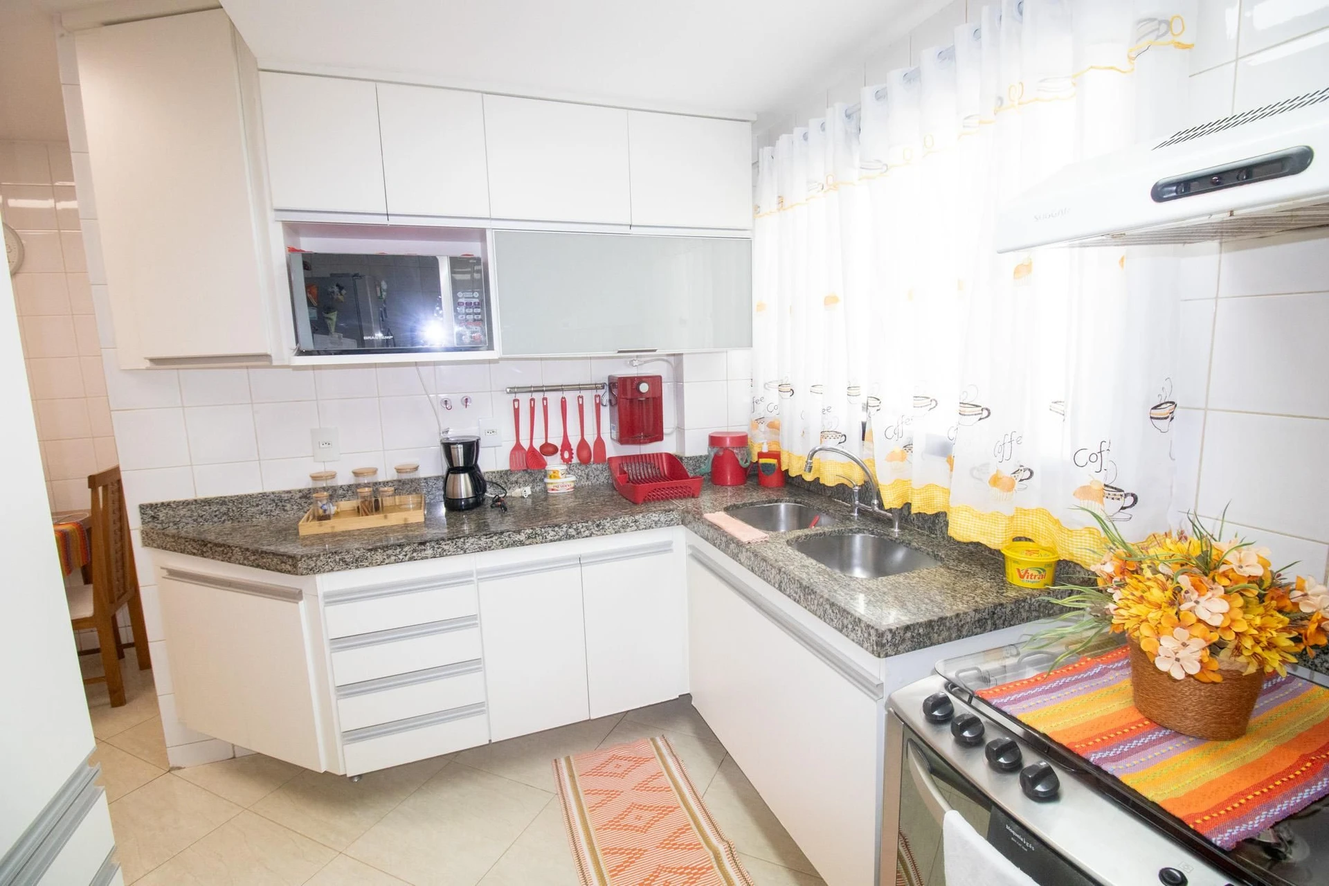 Furnished apartment with 3 bedrooms and a balcony — photo 46