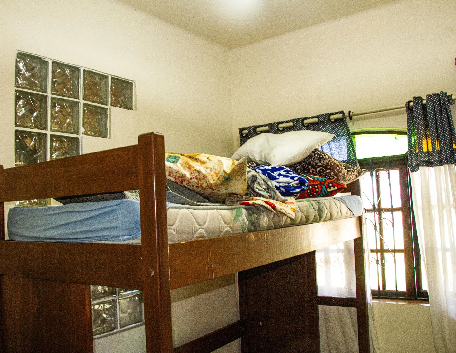 Furnished house with 4 bedrooms, 3 baths and a balcony — photo 25