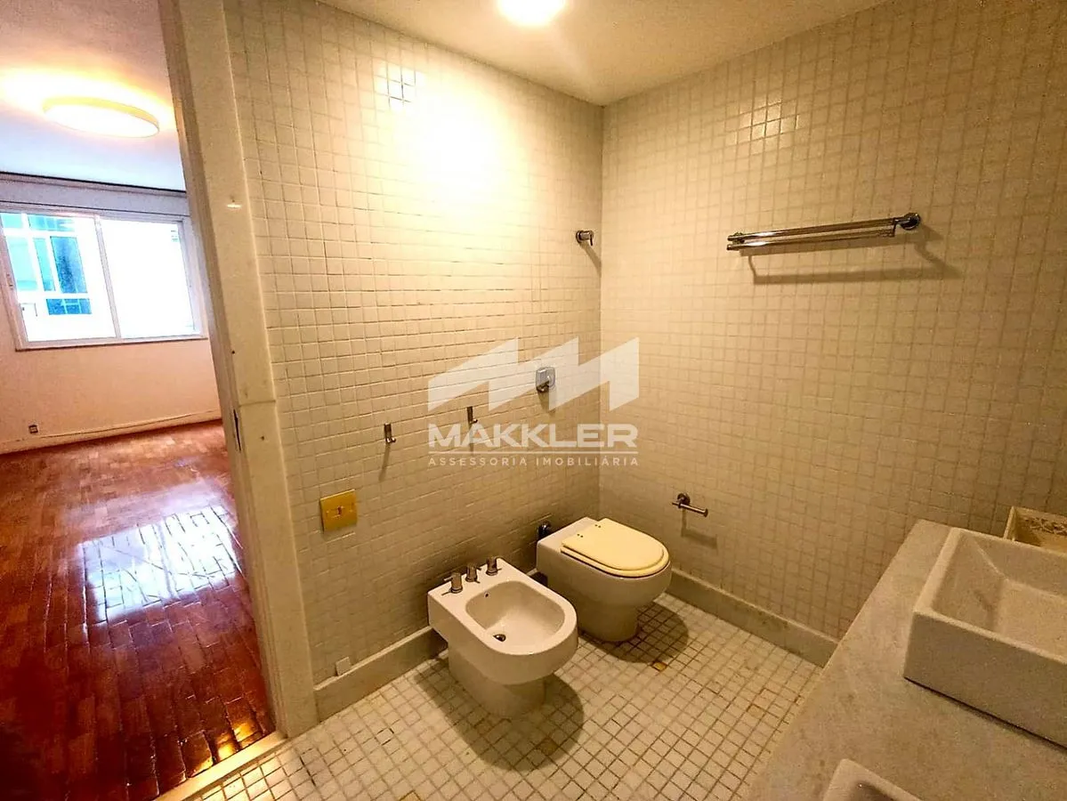 Apartment with 4 bedrooms and 4 bathrooms — photo 17