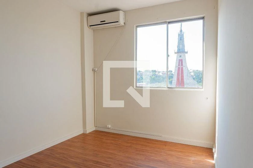Apartment, 46 m², with wood or laminate floors — photo 3