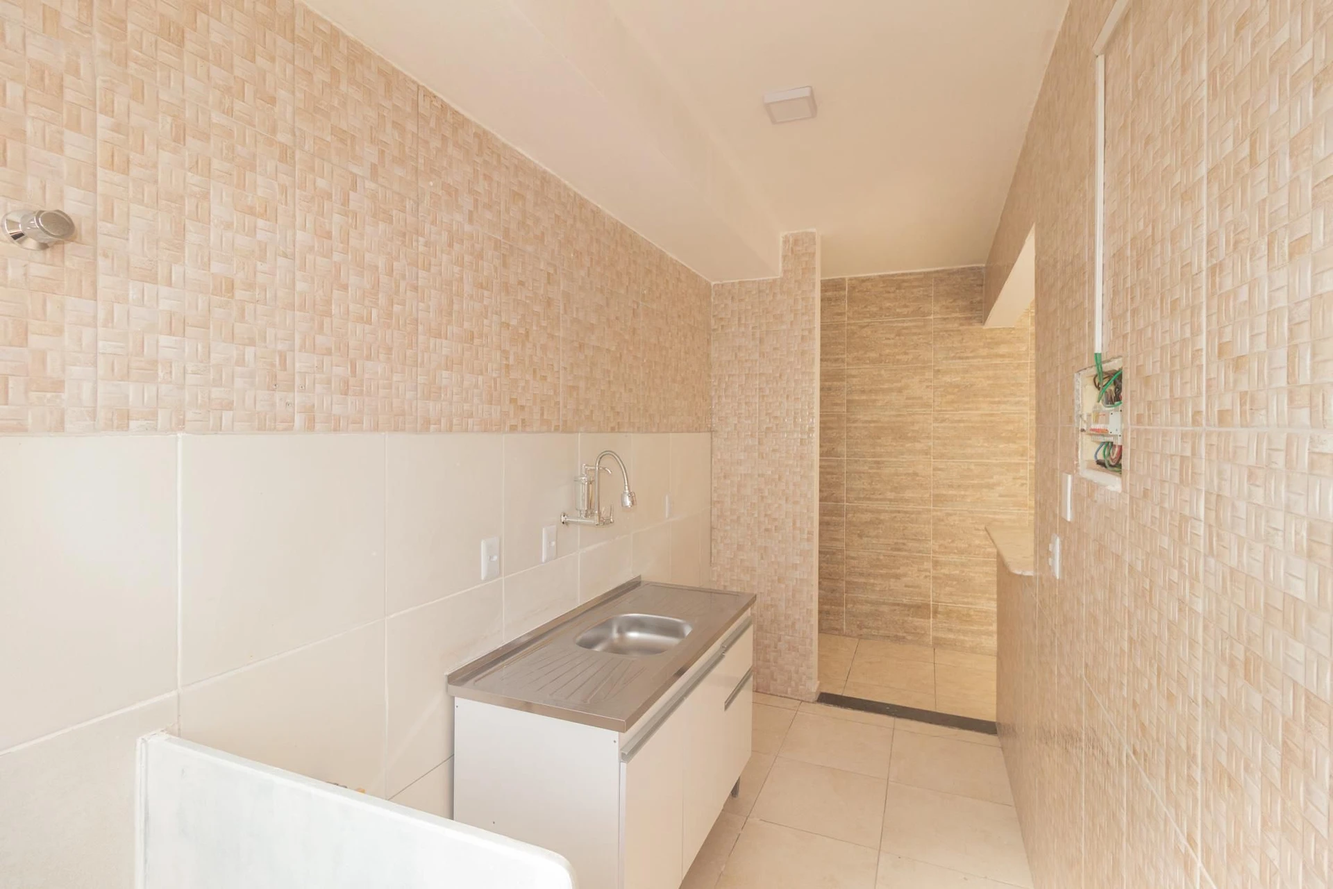 Unfurnished apartment with 2 bedrooms and open-air pool — photo 40