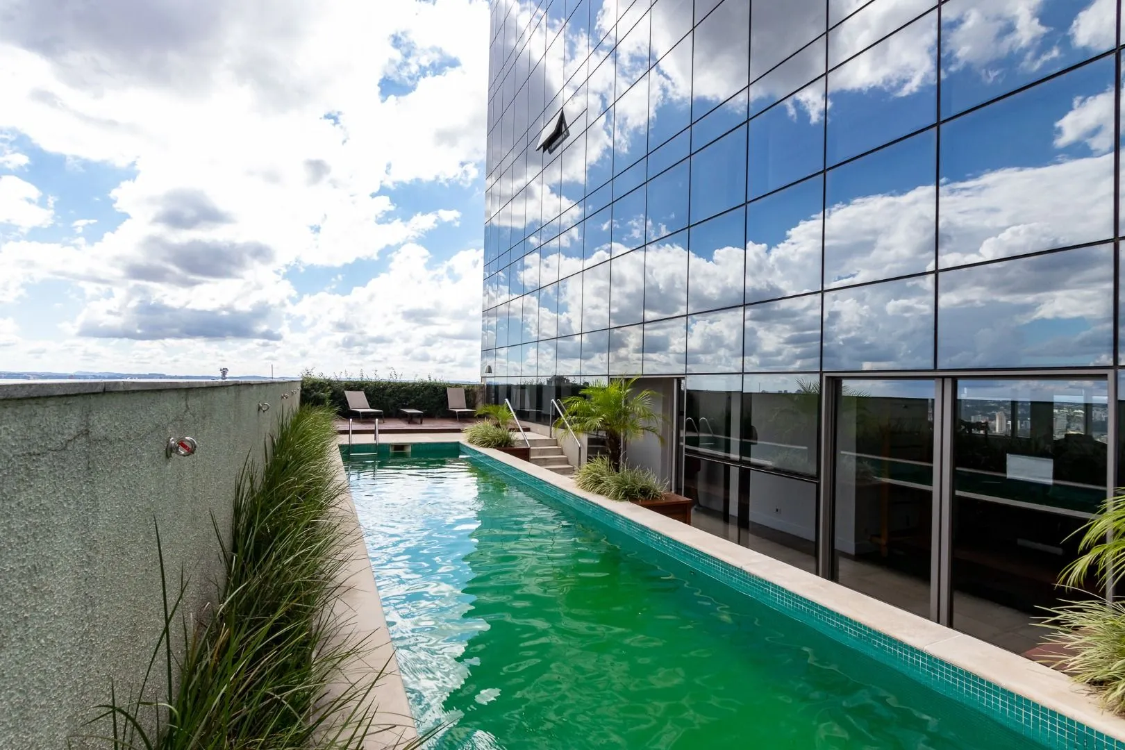 78 m² apartment with floor-to-ceiling windows and a bathtub — photo 57