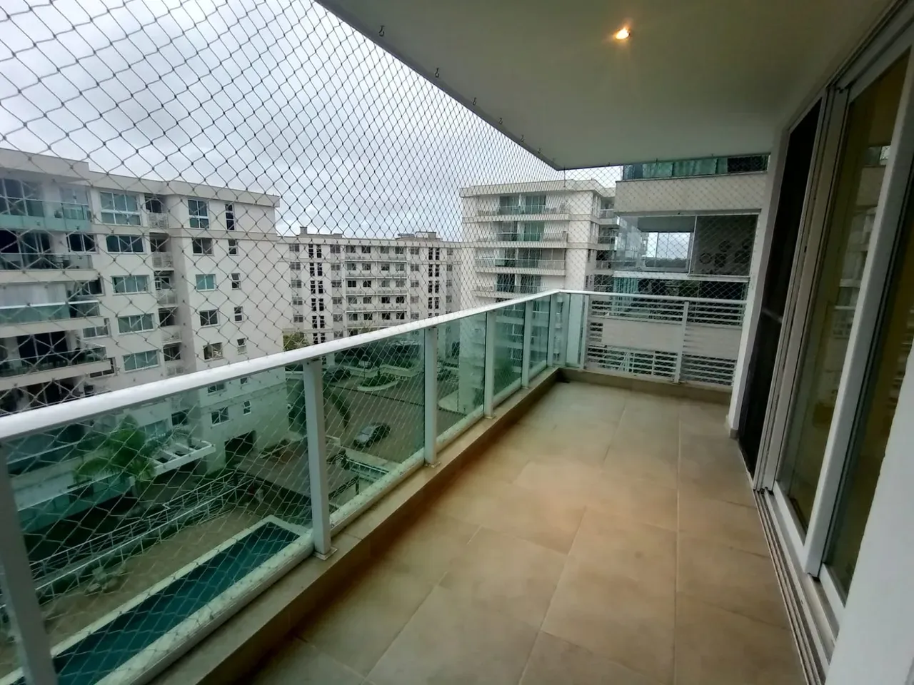2-bedroom apartment with enclosed balcony and parking — photo 28