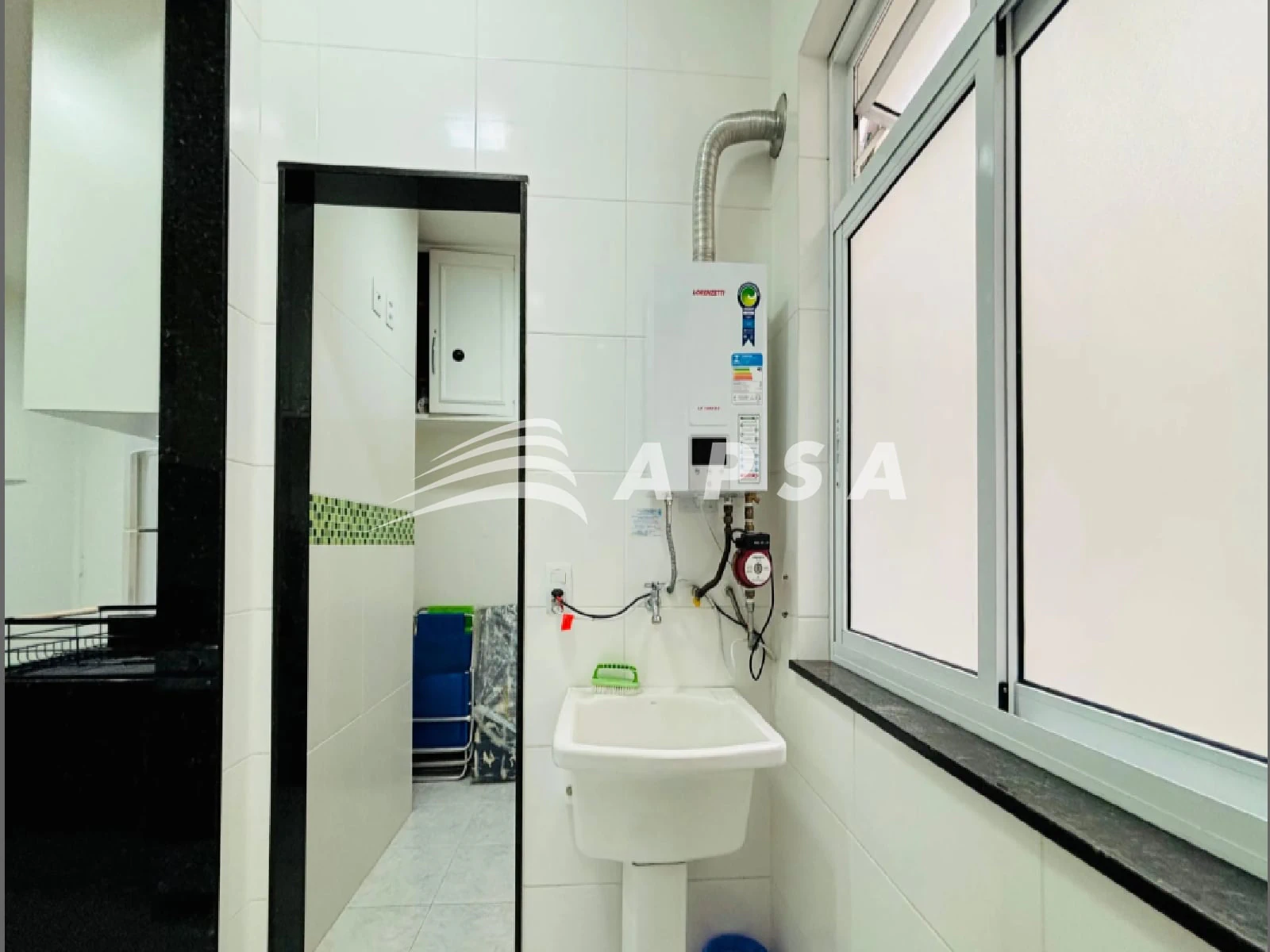 Furnished 2-bedroom apartment with 79 m² — photo 9