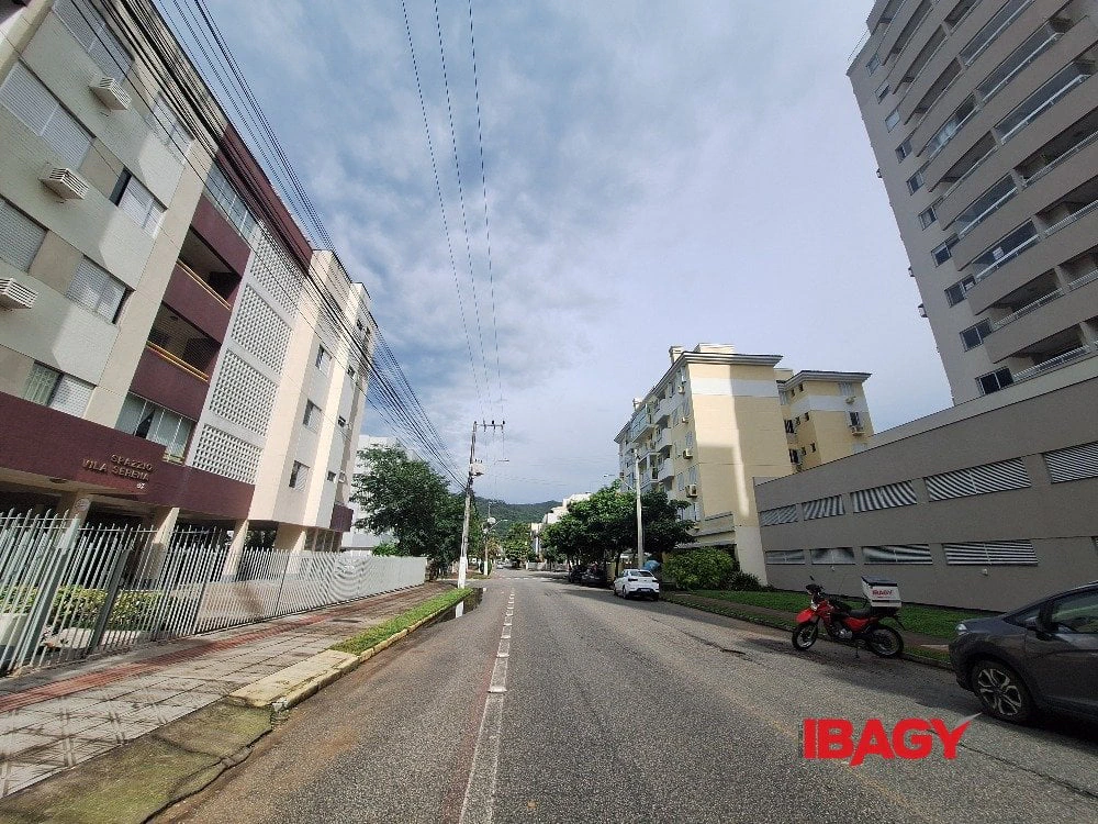 3-bedroom apartment with a washing machine in Florianópolis — photo 19