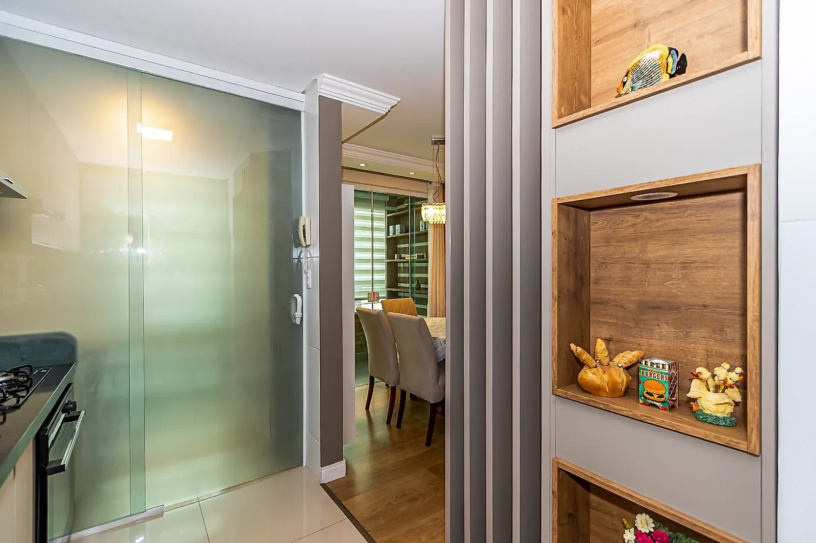Balcony with a grill in a 3-bedroom apartment, 74 m² — photo 30