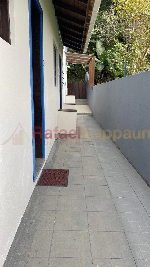 One-bedroom apartment with a mountain view in Florianópolis — photo 5