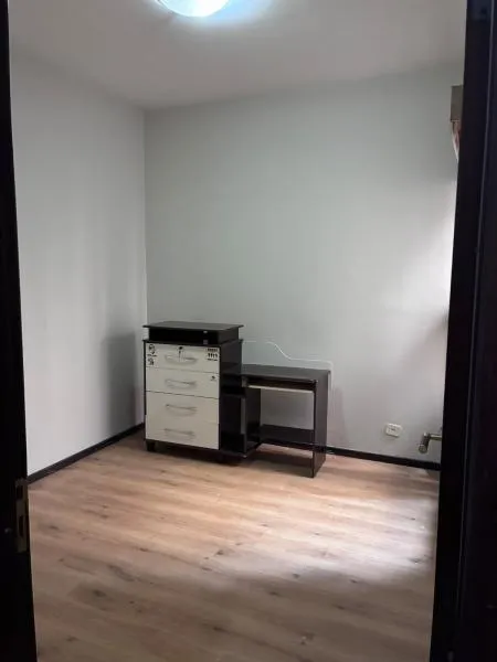 Home office in a 3-bedroom apartment, 160 m² — photo 4