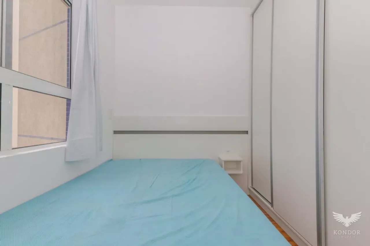 Furnished 2-bedroom apartment with open-plan kitchen — photo 15