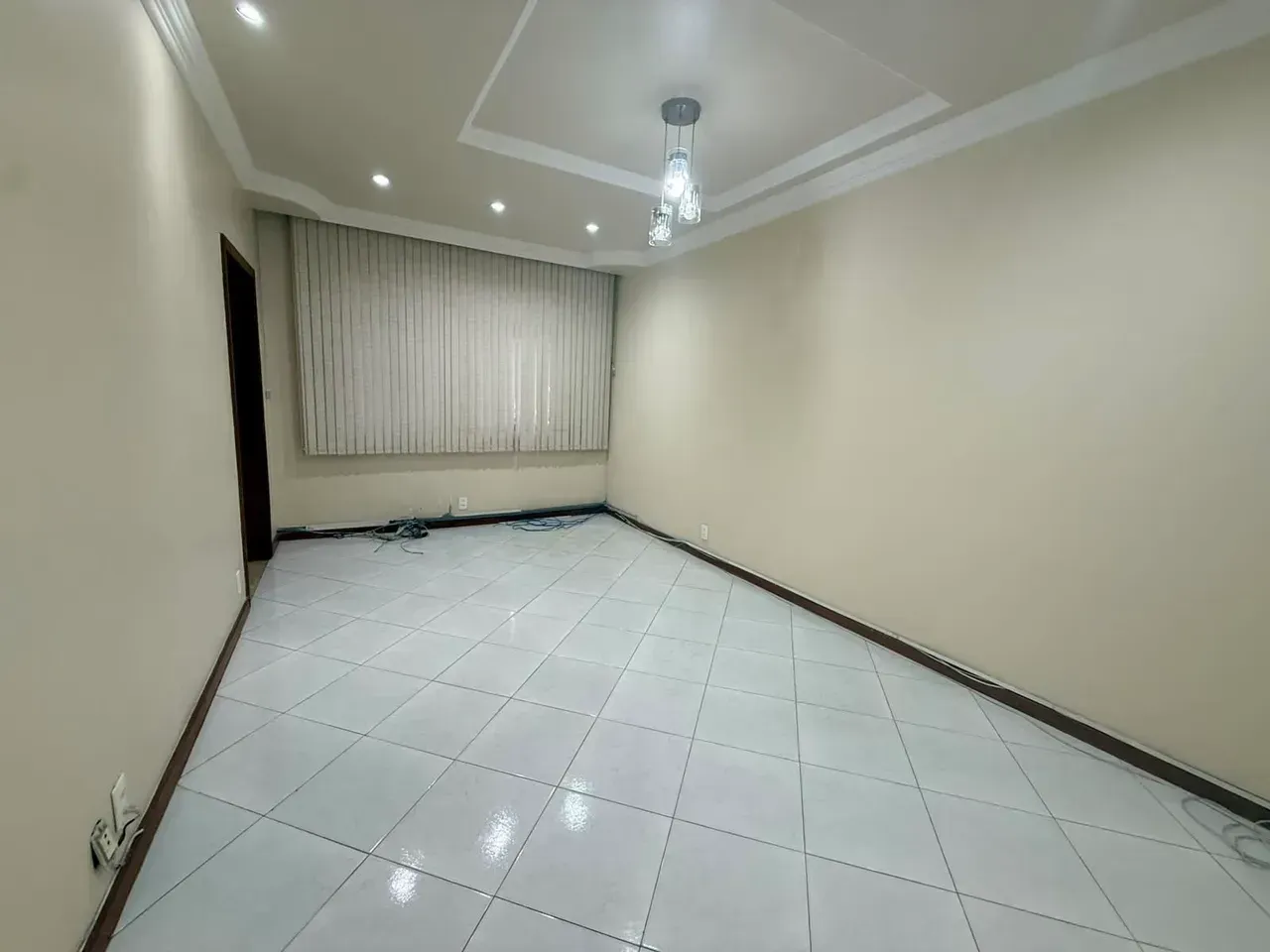 Casa comercial sem mobília com 3 quartos e 4 banheiros — photo 12