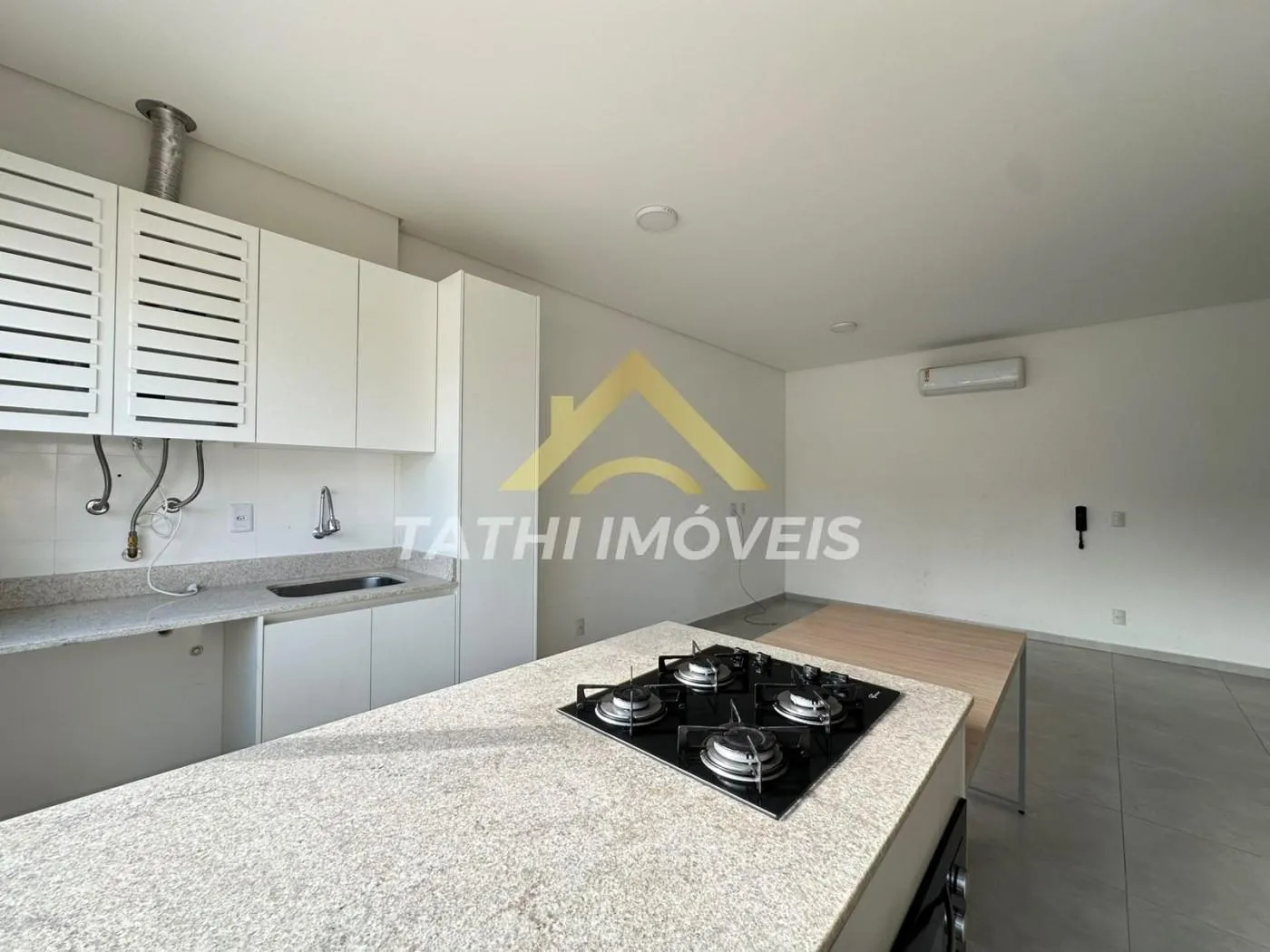 2-bedroom apartment with air conditioning in the suite — photo 3
