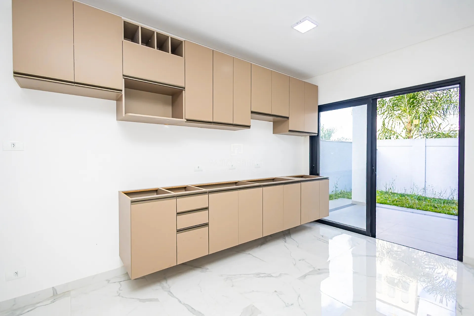 Casa de 181 m² com varanda gourmet e closet — photo 19
