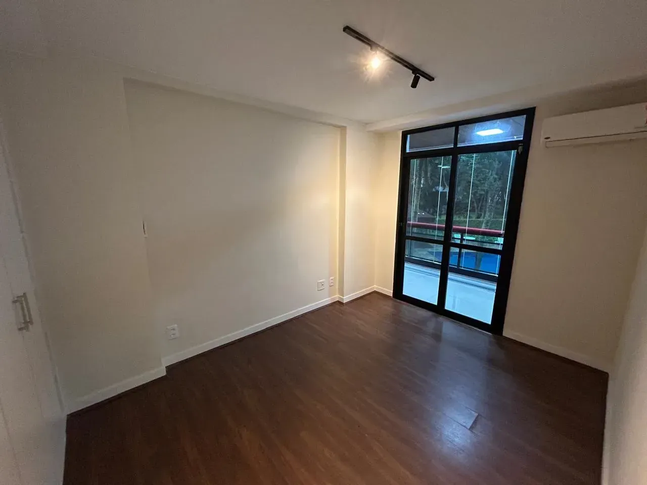 Apartment for rent with 4 bedrooms and 4 bathrooms — photo 4