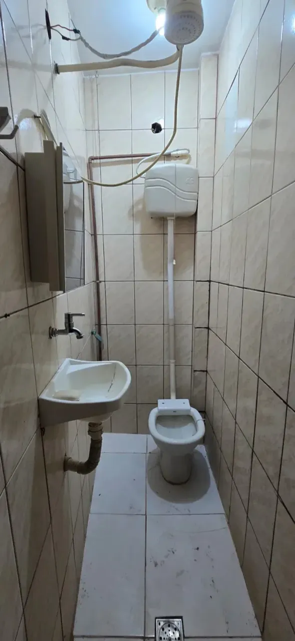 25 m² studio with a closed kitchen and electric shower — photo 4