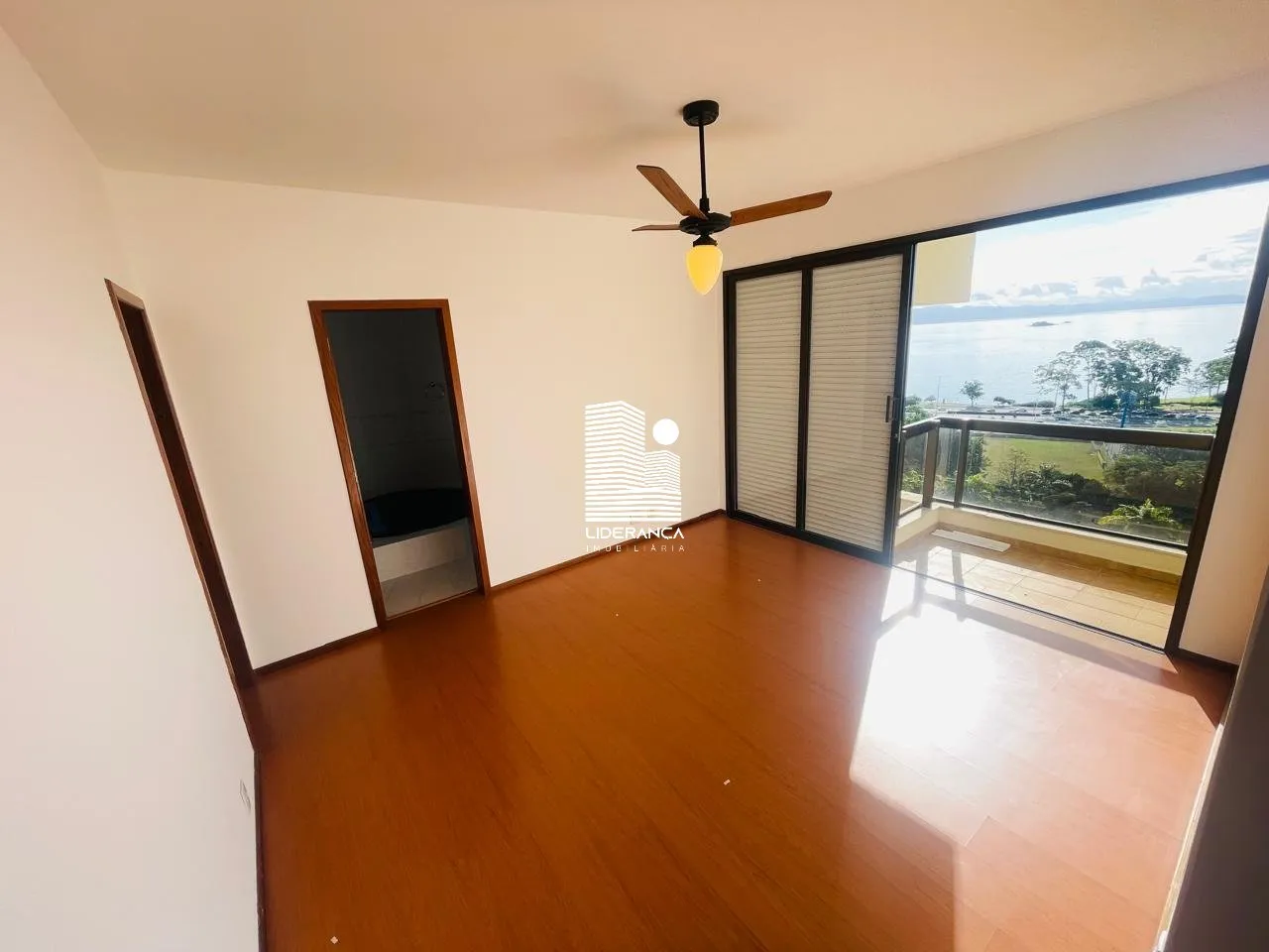 350 m² apartment with 3 en-suite bedrooms and 3 parking — photo 25