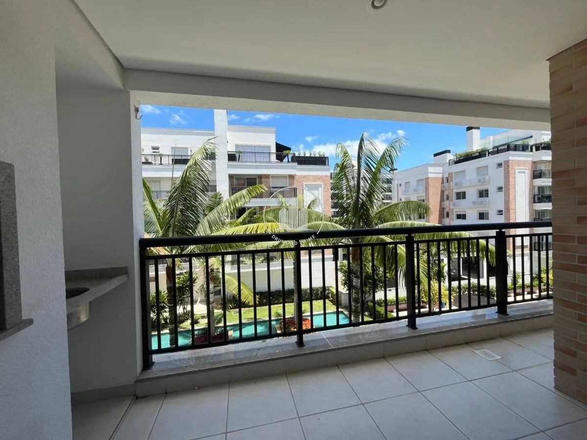 130 m² apartment with 3 en-suite bedrooms and 2 spots