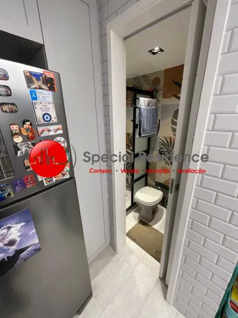 Apartment with 2 bedrooms, 3 bathrooms and a glass balcony — photo 22