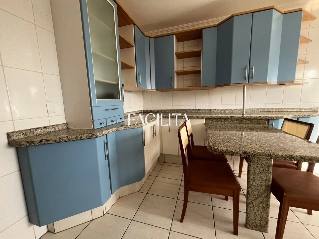 Furnished 456 m² house with 3 en-suite bedrooms and pool — photo 88
