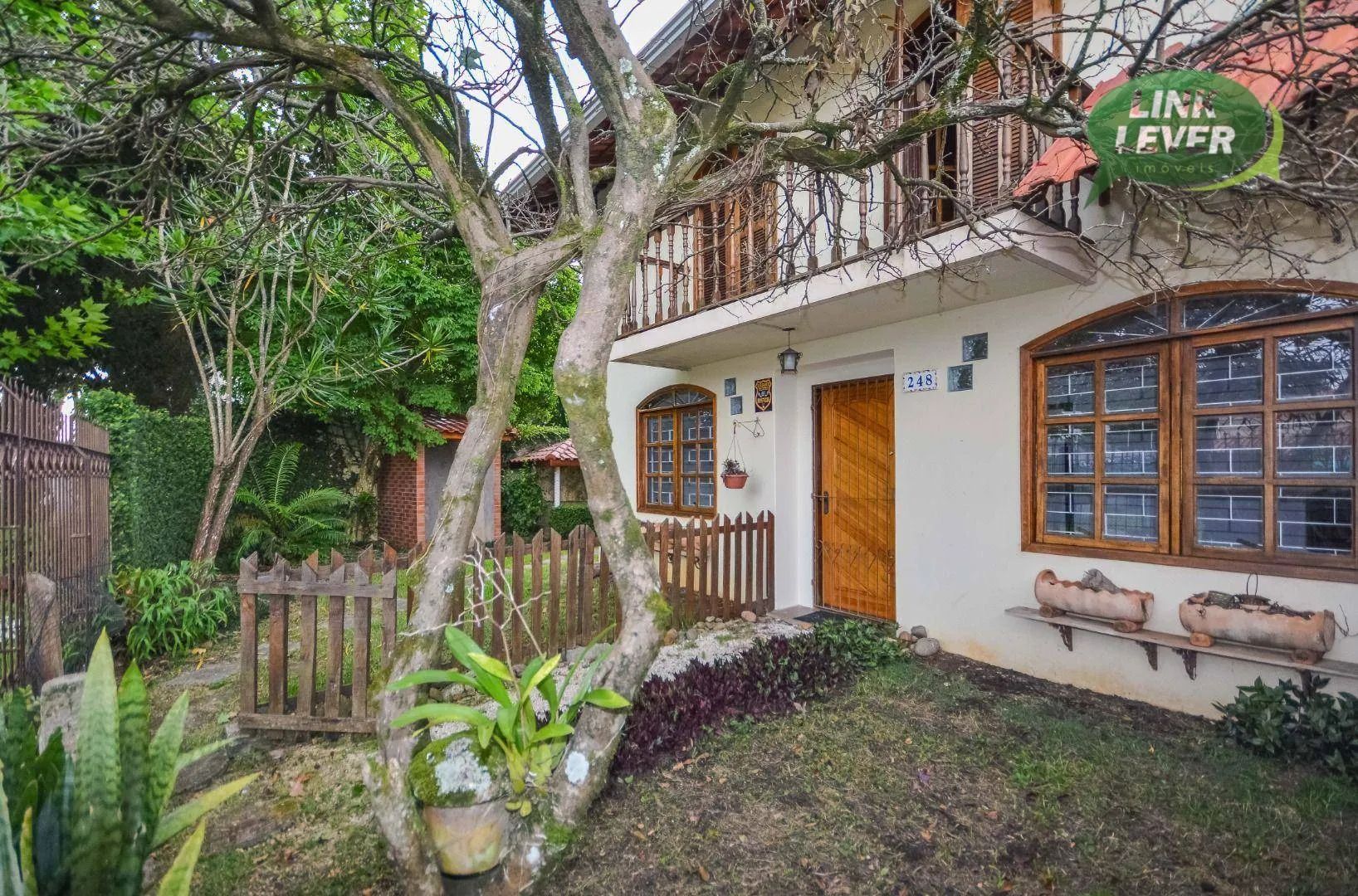 164 m² house with a fireplace and a grill on the balcony — photo 49