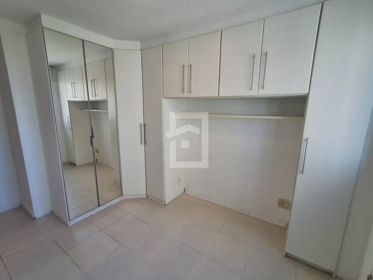 Glass-enclosed balcony in a 2-bedroom apartment, 64 m² — photo 5