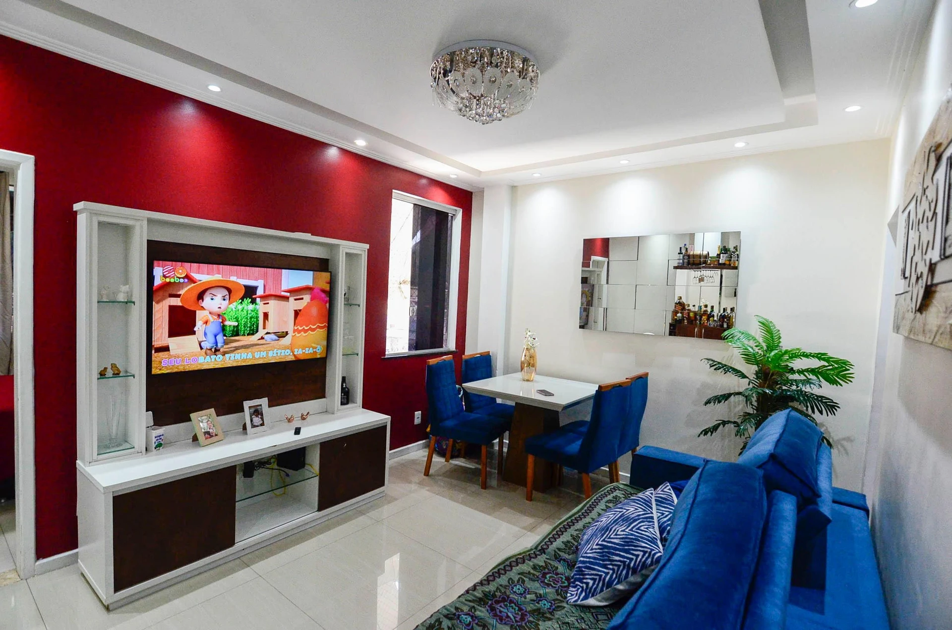 Furnished 2-bedroom apartment with no parking