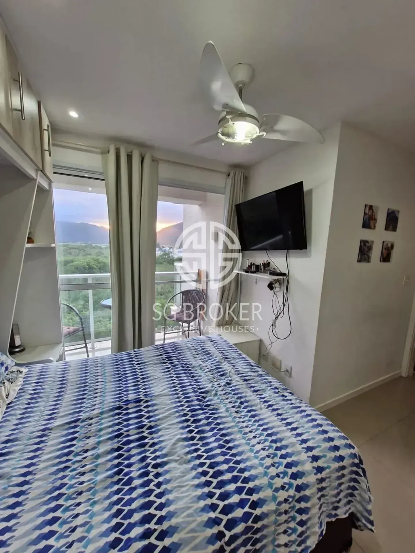 Glass-enclosed balcony in a 3-bedroom apartment, 91 m² — photo 6