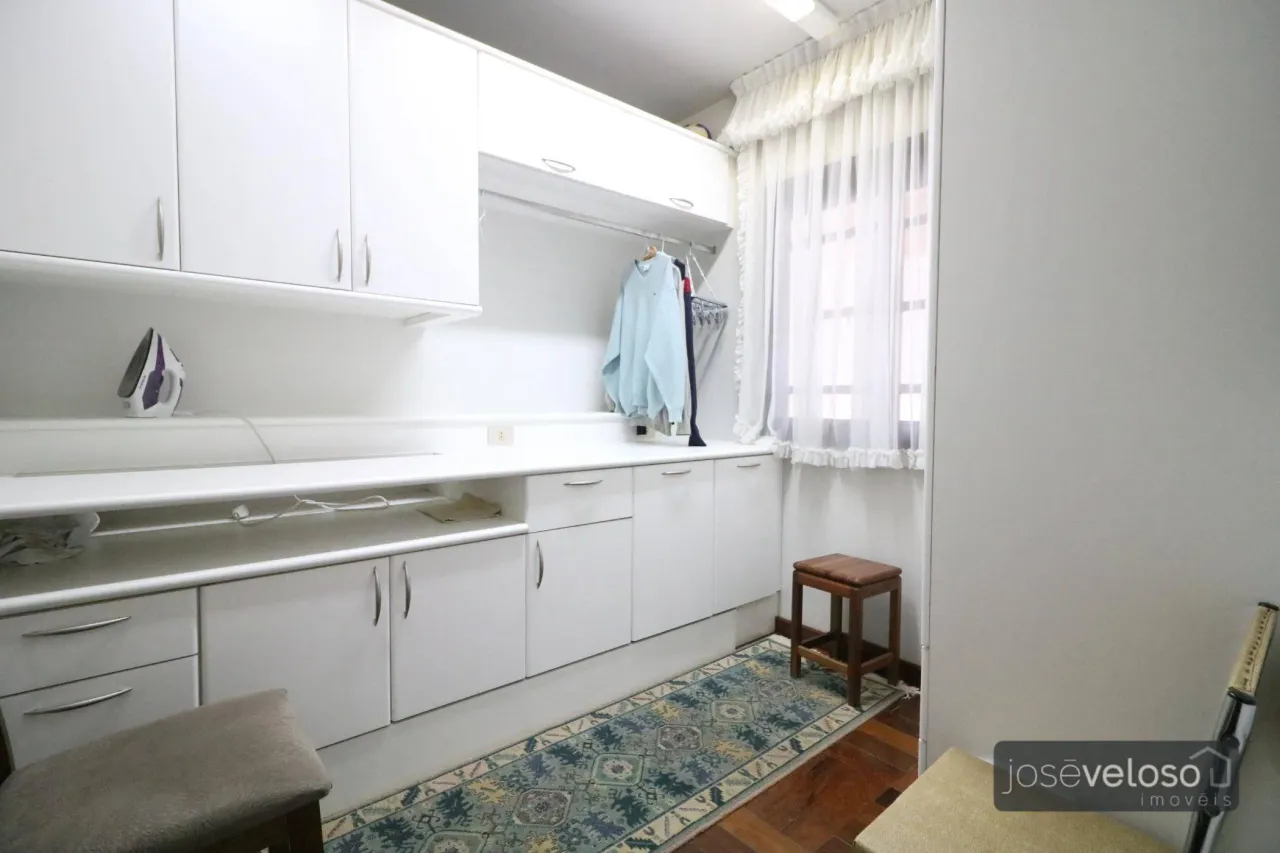 Furnished house with 5 bedrooms and 5 parking spaces — photo 17