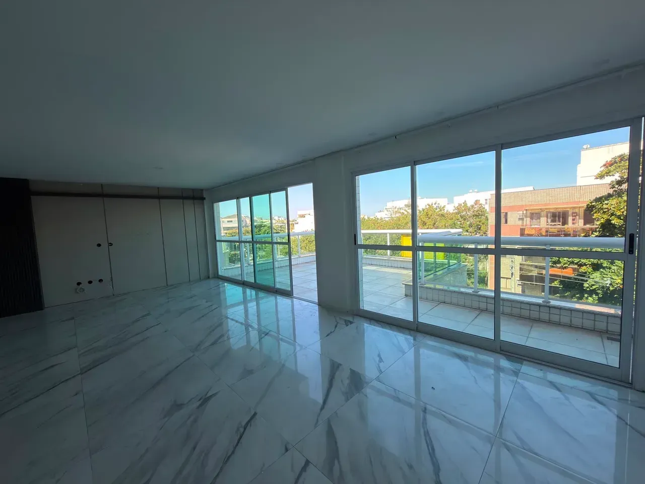 Apartment with 3 bedrooms and 4 bathrooms plus terrace — photo 3