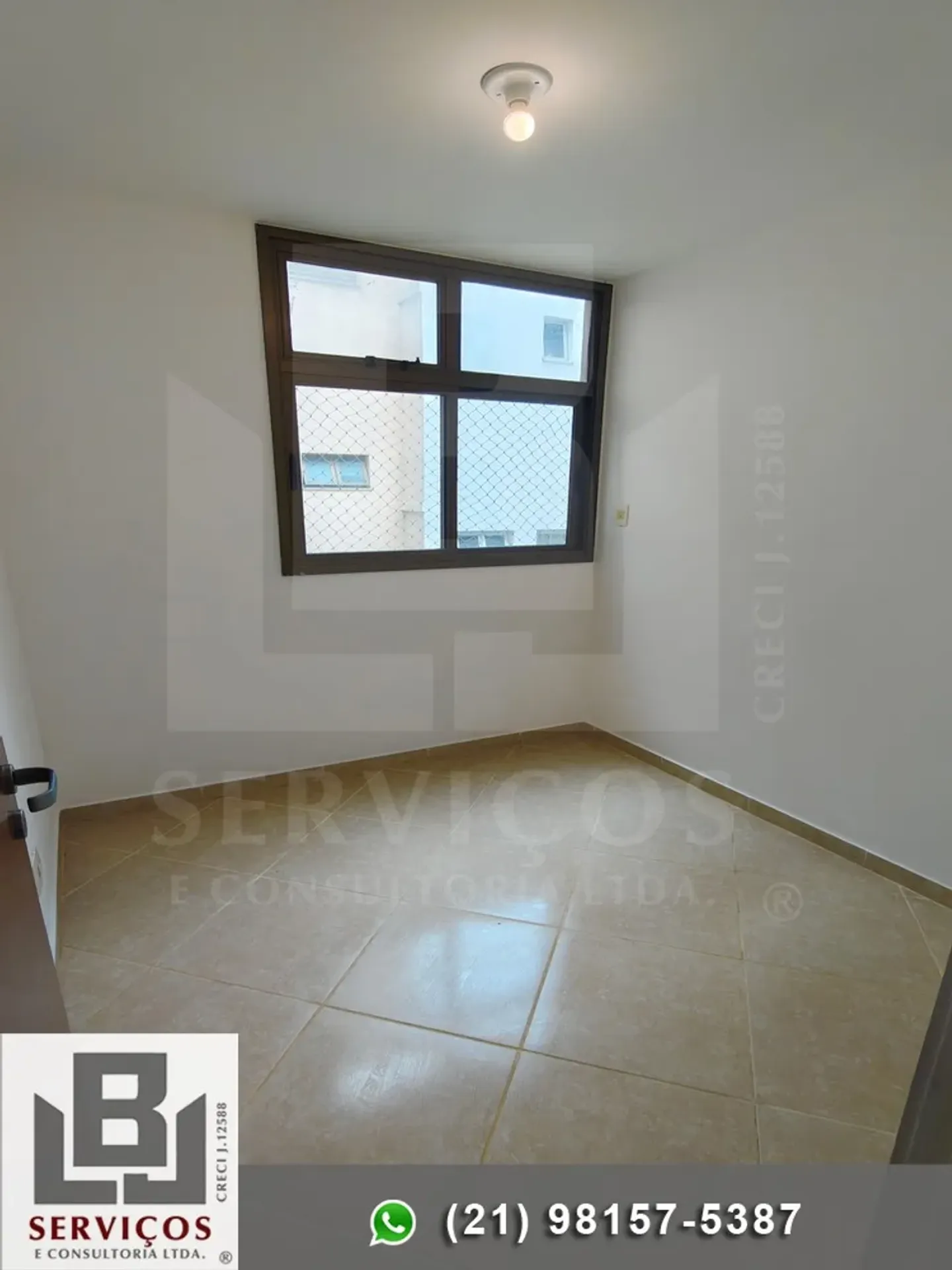 Apartment on the 2nd floor with a walk-in closet — photo 9