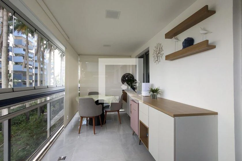 3-bedroom apartment with a walk-in closet — photo 18