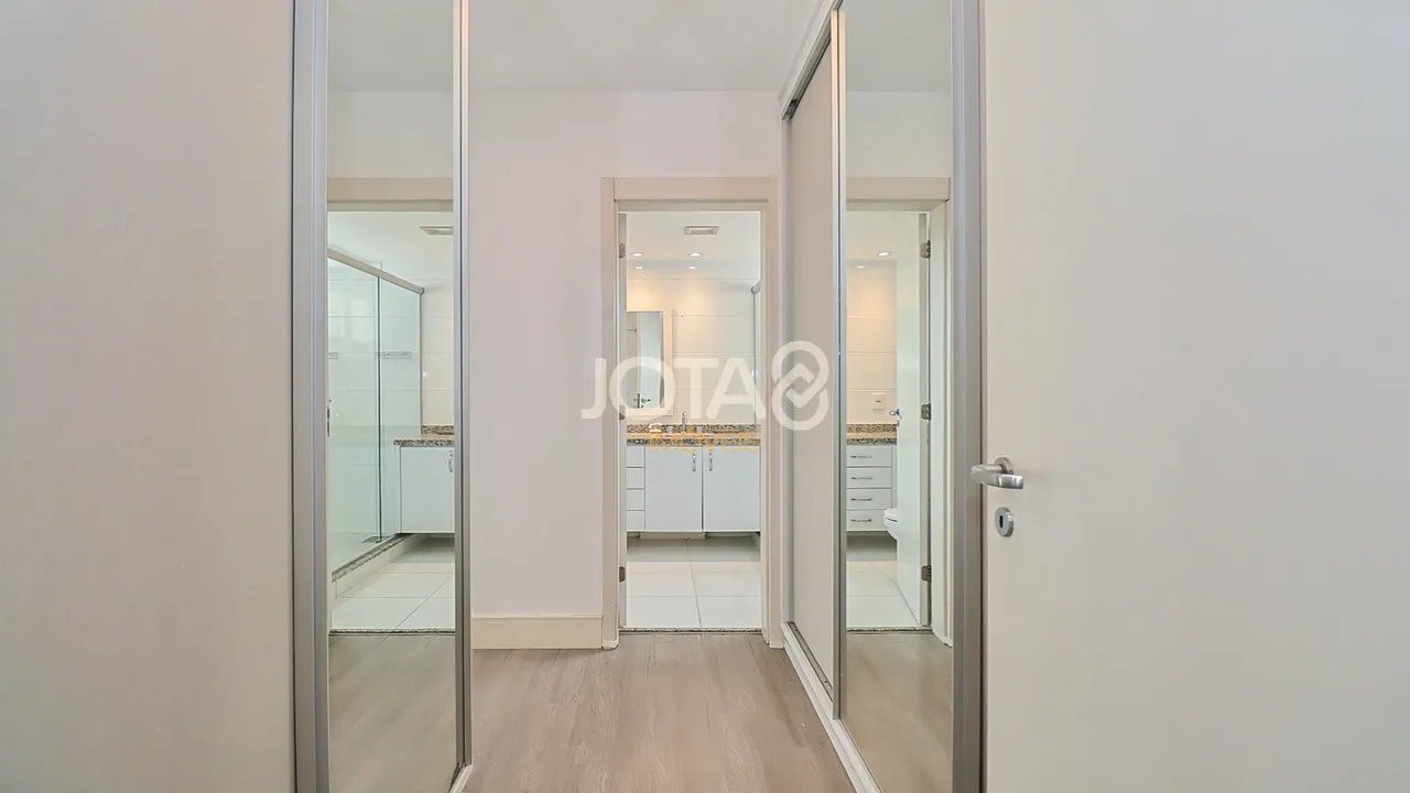 Apartment with 4 bedrooms and a private BBQ — photo 13