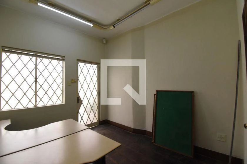 Casa com 5 quartos, 3 banheiros e cozinha separada — photo 33