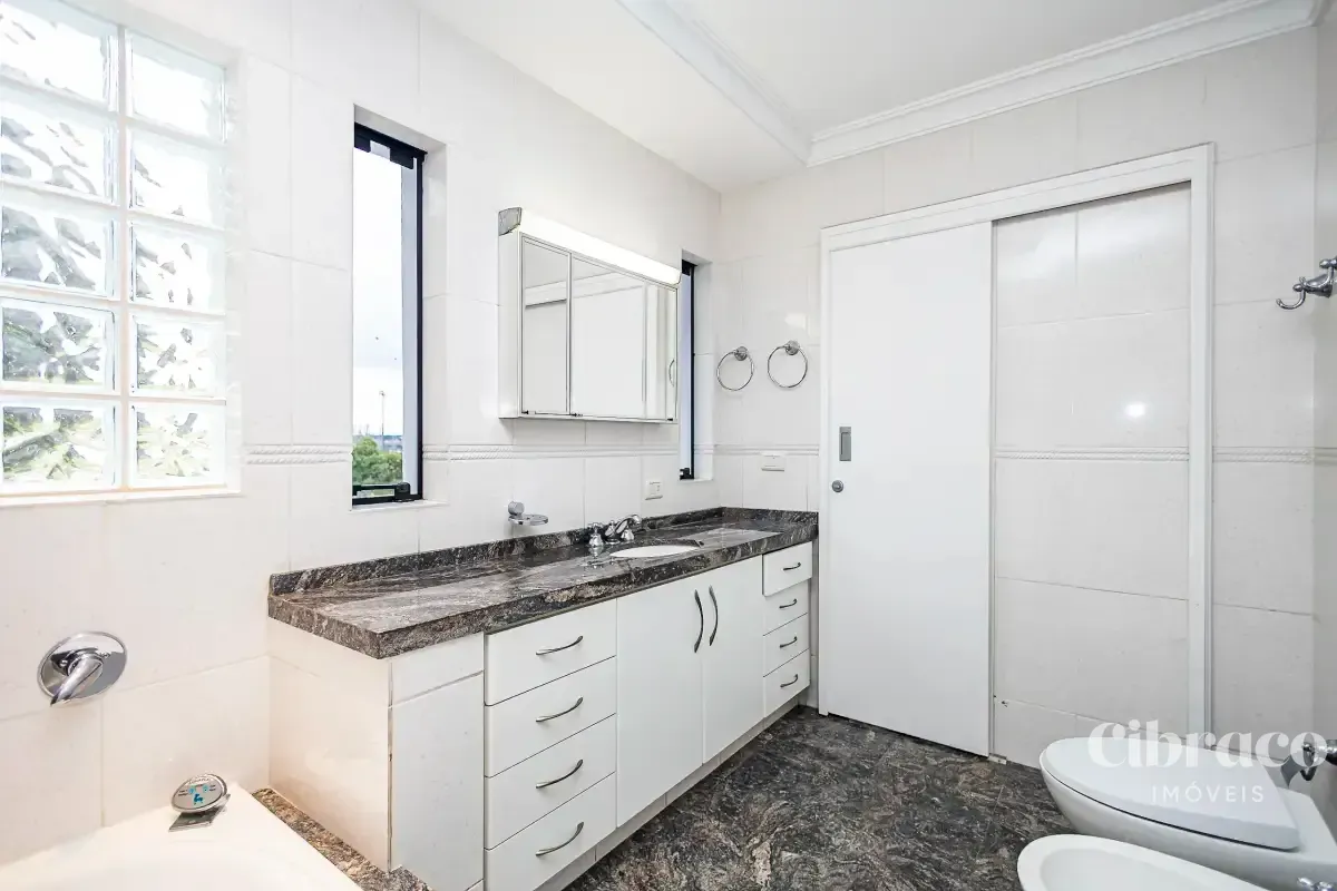 Unfurnished gated condo house with 3 bedrooms and 220 m² — photo 28