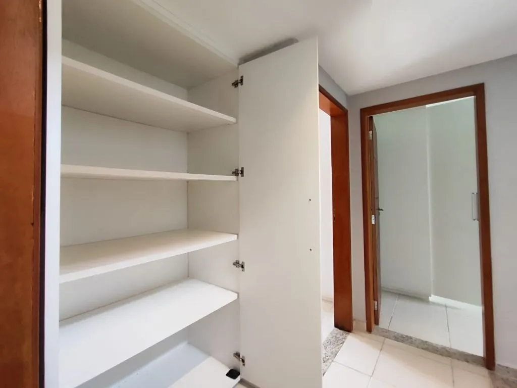 House with 5 bedrooms, 5 bathrooms, 400 m² — photo 26