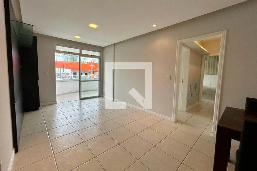 2-bedroom apartment in a building with a gym — photo 11