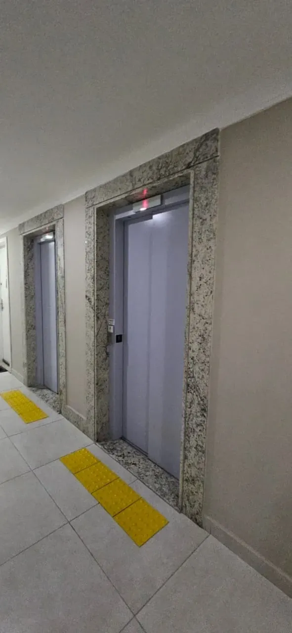 Apartamento con 4 dormitorios y balcón bien cuidado — photo 14